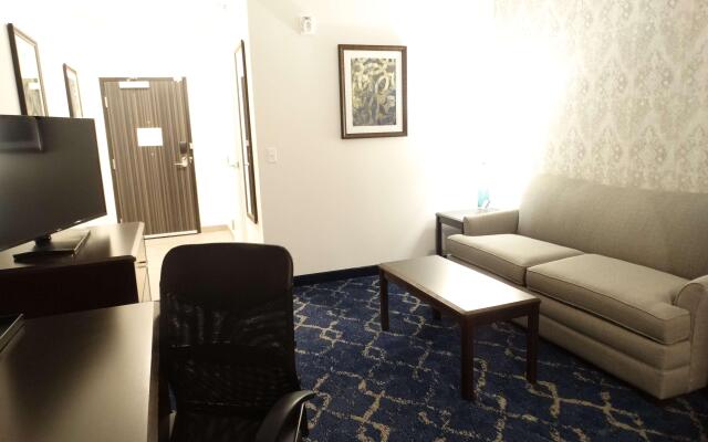 Best Western Plus New Richmond Inn & Suites