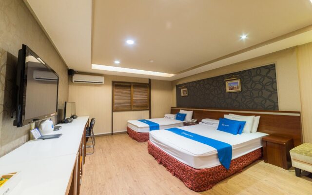 U Hotel