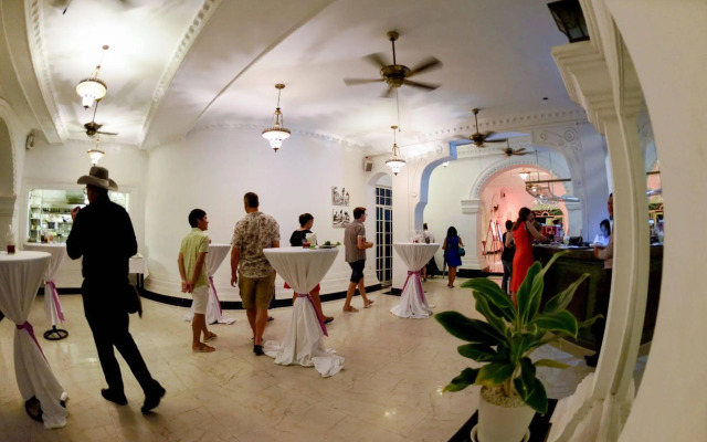 Le Hotel Hotel
