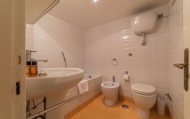 Indipendent Access Apartment in Largo Orbitelli - Ac/wi-fi
