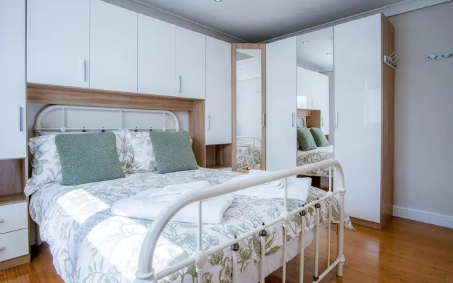 Ridgeway Hideaway - 1 Bedroom Holiday Home - Manorbier