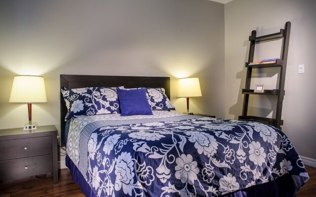 Moncton Suites - 267 Universite Ave