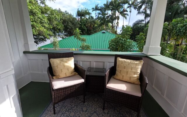 Hilo Bay Oceanfront B&B