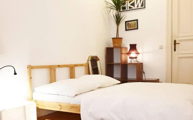 2 Room apartment in center Friedrichshain