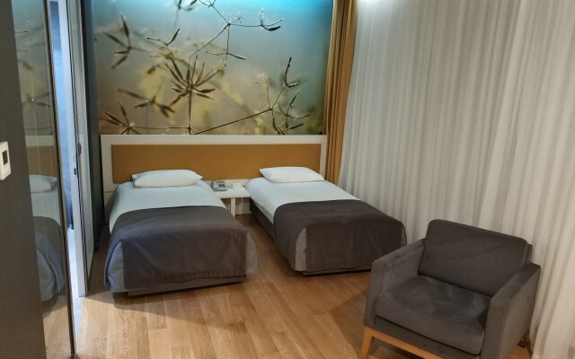 Tav Airport Hotel Izmir