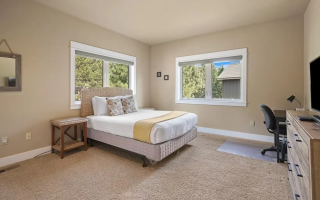 Big Wren 3 Bedroom Home by Redawning, Bend