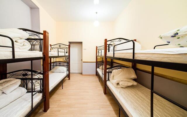 Night & Day Hostel