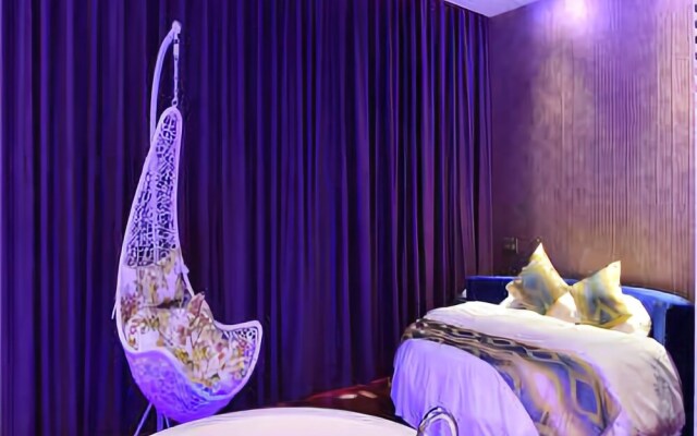 Romantic Coast Theme Hotel