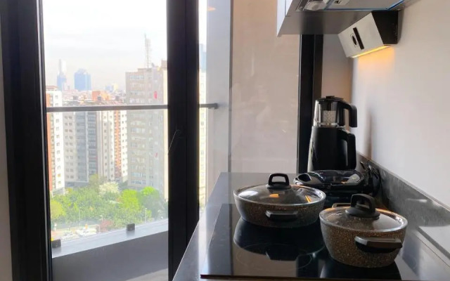 Luxury Duplex with Terrace Apartment by Siena Suites