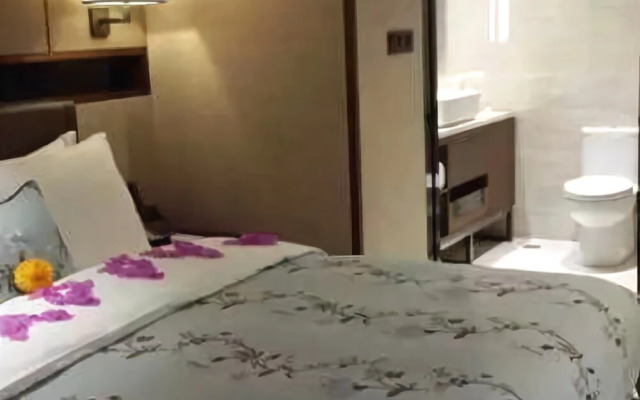 Yannian Plaza Hotel