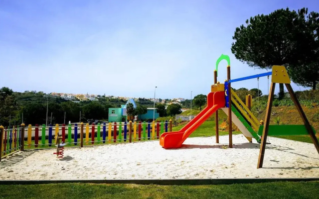 #010 Jardins Marina Holidays Flat with Shared Pool