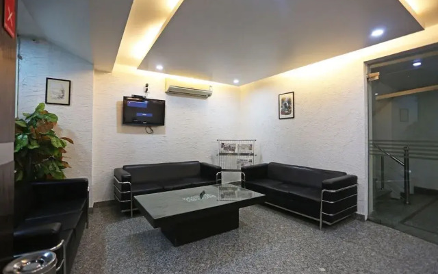 OYO 19046 Hotel Airport Suites
