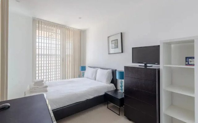 Modern 2BD Flat With a Balcony - Wandsworth