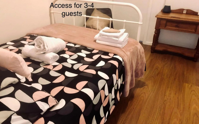 The Husky House 1 bedroom or 2 bedroom or The Husky Studio Suite stayinjervisbay com – Guest Rooms – Huskisson