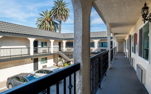 La Mirage Inn - Long Beach