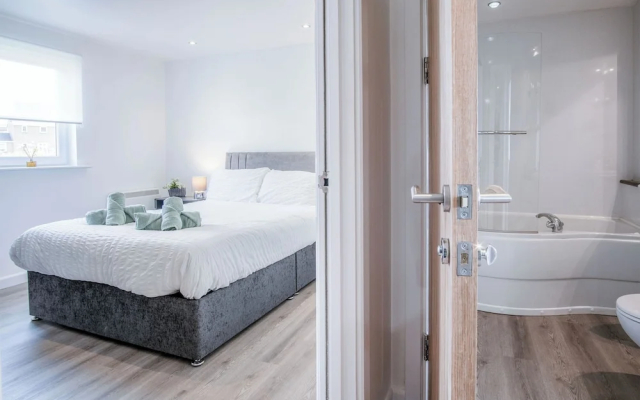 Beach View - 2 Bed Apartment - Llanelli