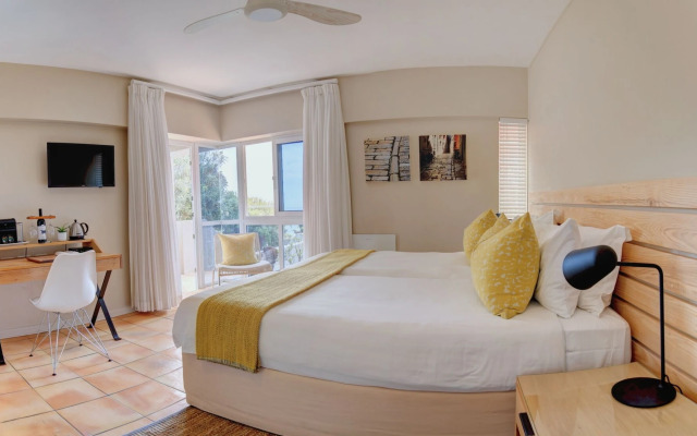 Periwinkle Guest Lodge