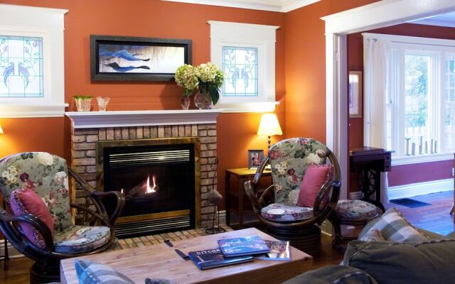 Simcoe Suites on the Henley B&B