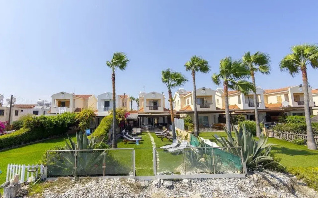 Meneou Beachfront Villa 3