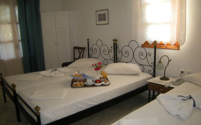 Hotel Roussos Beach