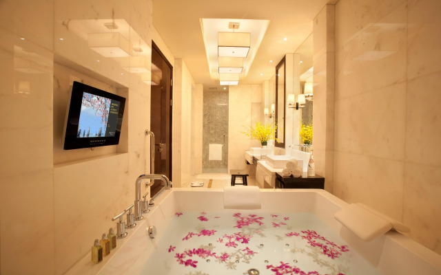 Intercontinental Wuxi by IHG