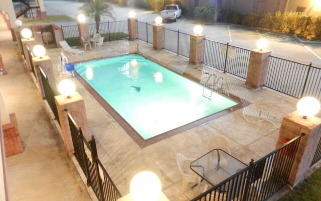 Super 8 by Wyndham Humble/Fm 1960/Hwy 59