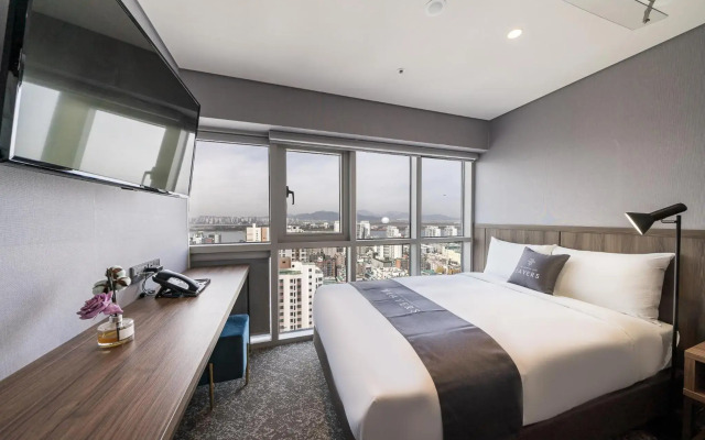 Layers Hotel Busan Hadan
