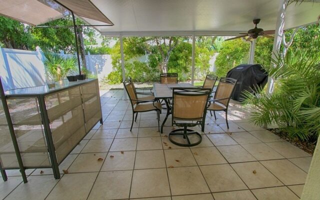 Luxury Villa Mar by RedAwning