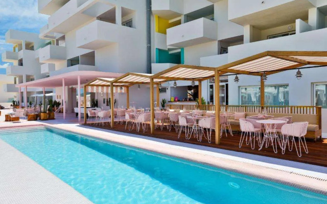 Apartamentos Blue Star