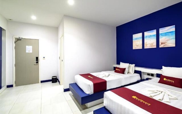 RedDoorz Premium Parc Residence