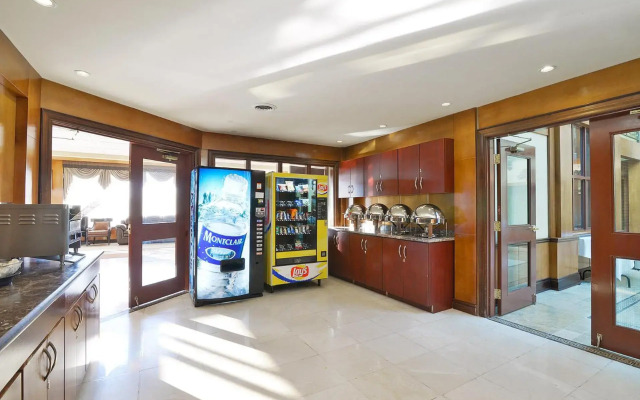 Woodbine Hotel and Suites
