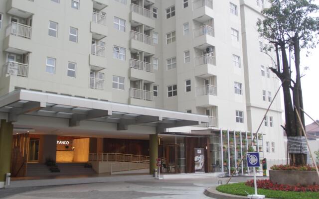 Wood Hotel