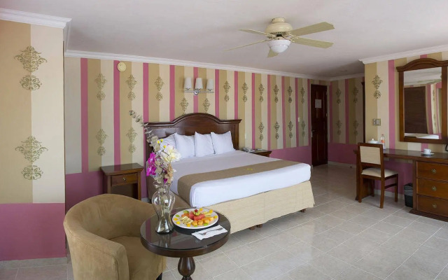 Hotel Plaza Colonial