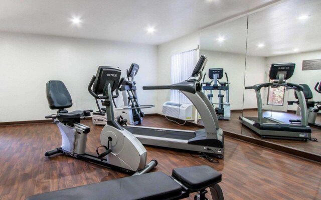 Comfort Suites Tucson near Sabino Canyon