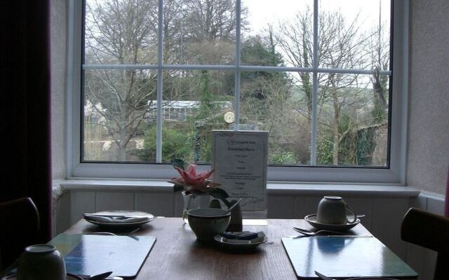 Lodgehill Hotel