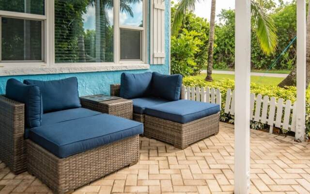 Fort Pierce - 2BD 2BA Tropical Surfside Retreat