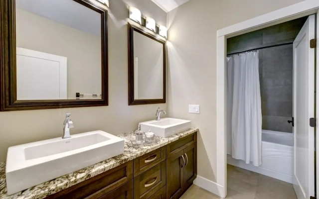 Teehouse Bed and Breakfast