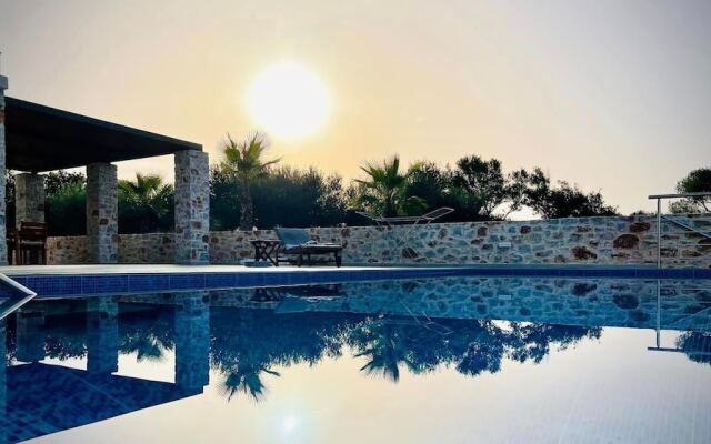 Oinolithos Luxury Villas