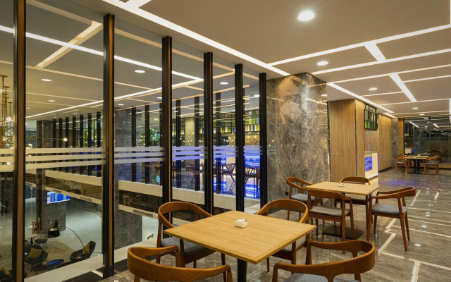 Anara Airport Hotel