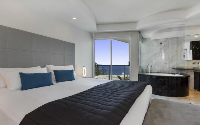 Mantra Sirocco Resort – Guest Rooms – Mooloolaba