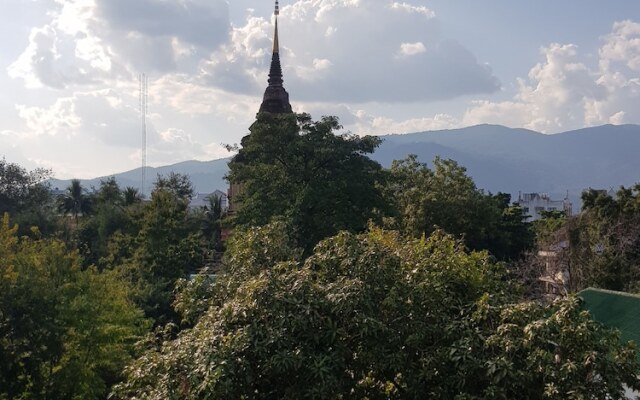 Chedee Hostel Chiang Mai