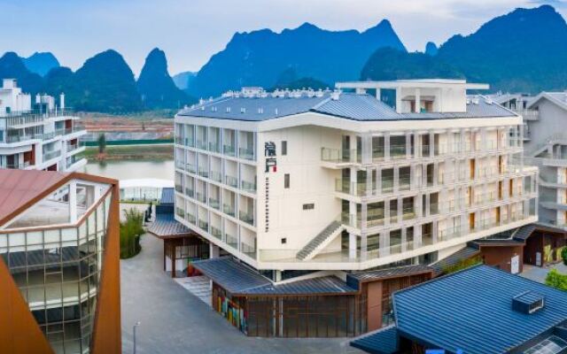 Yangshuo Hidden Place Mansion (Yulong River)