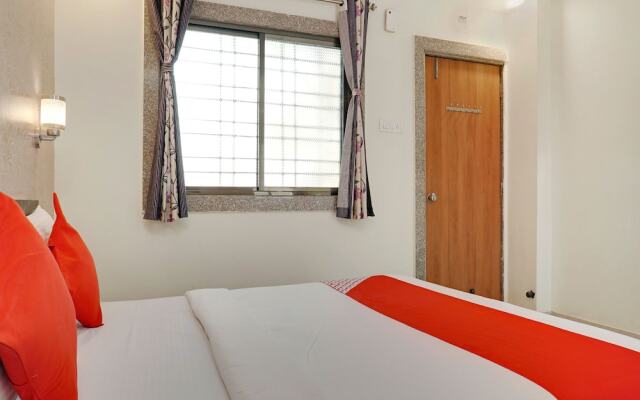 OYO 13902 Orient Bay Inn