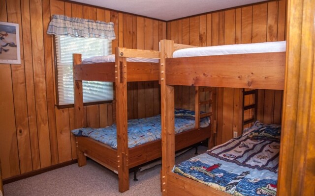 Beachbux 3 Bedroom Cottage by RedAwning