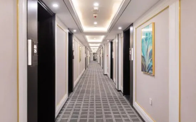 XANA Deluxe Hotel (Qingdao Beer Street Zhongshan Park)