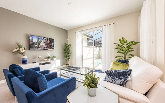 Spacious house near Disney with private pool