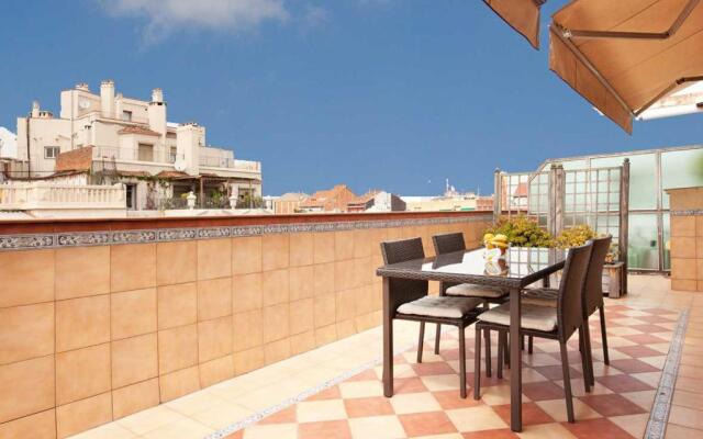 LetsGo Sagrada Familia Penthouse