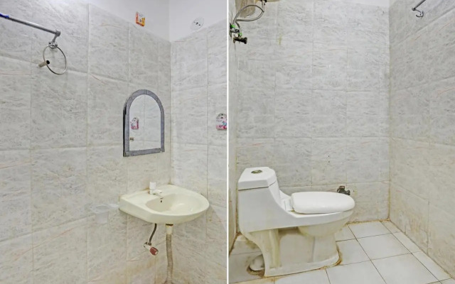 Collection O Mayank Guest House Near ISKCON Temple Noida