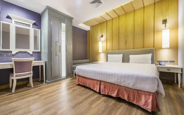 Royal Rattanakosin Hotel