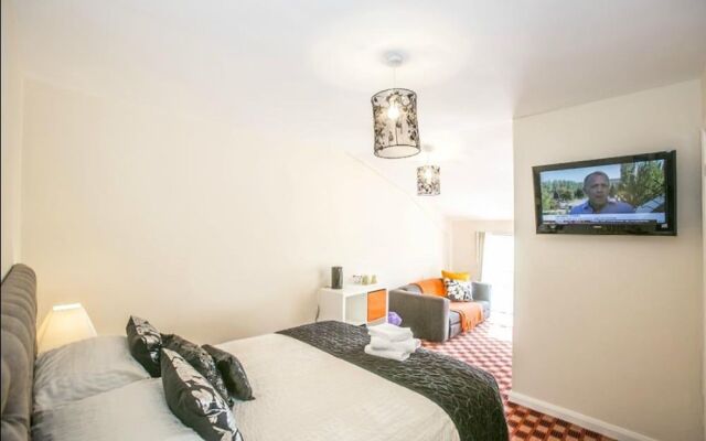 The Brown Horse Hotel